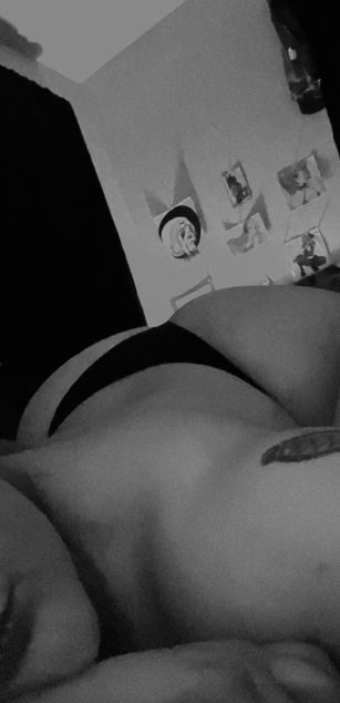 Model - Harper Stone boobs