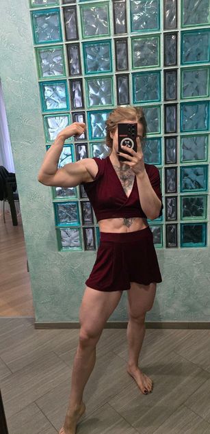 Model - ZlataFitGoddess femdom