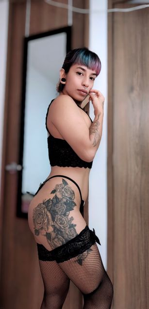 Model - quimeralady dirty