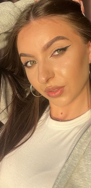 Model - SarahDevin dirtytalk