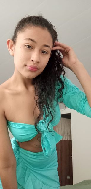 Model - Milkdulce1 deepthroat