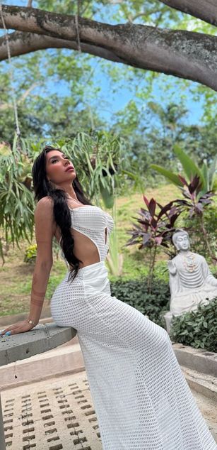 Model - Laura Candice dildo