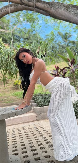 Model - Laura Candice dildo