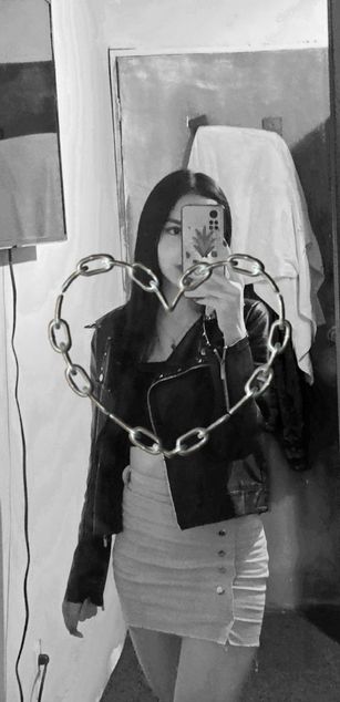 Model - Laura Ferreira Webcam