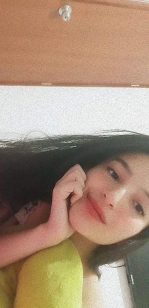 Model - Laura Ferreira Webcam