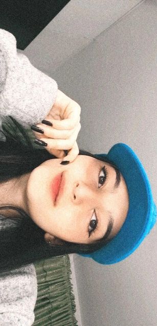 Model - Laura Ferreira Webcam