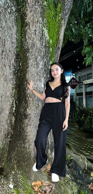 Model - Laura Ferreira Webcam