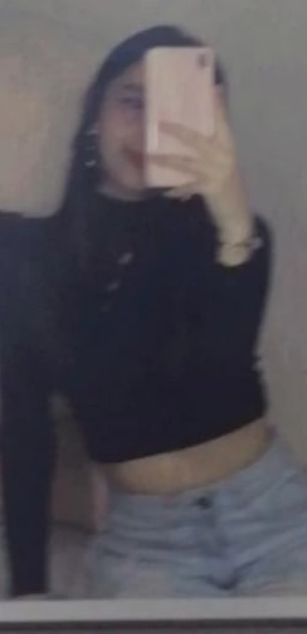 Model - Laura Ferreira Webcam