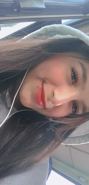 Model - Laura Ferreira Webcam