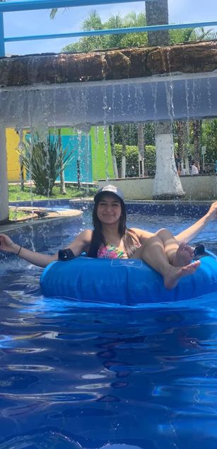 Model - Laura Ferreira Webcam