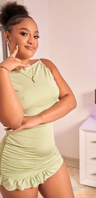 Model - ZoeSantana latina