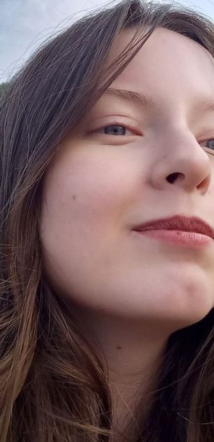 Model - bunnyluunna dildo