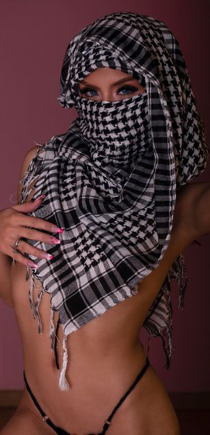 Model - KeilyFerrer blowjob