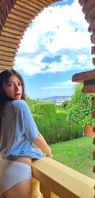 Model - rouse foster bigtits