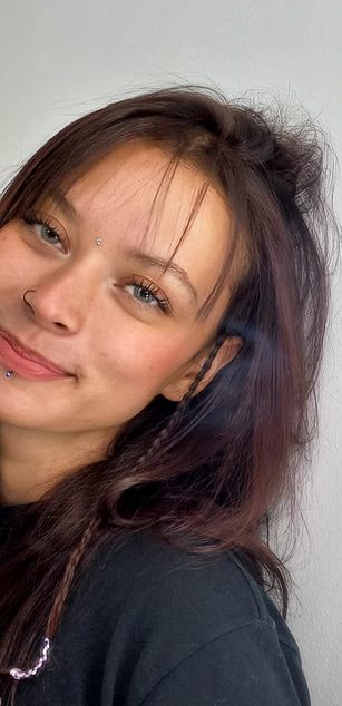 Model - rouse foster bigtits