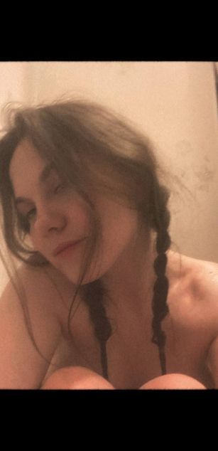 Model - Dyna Bae blowjob