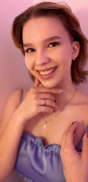 Model - Anna_Elfie heels