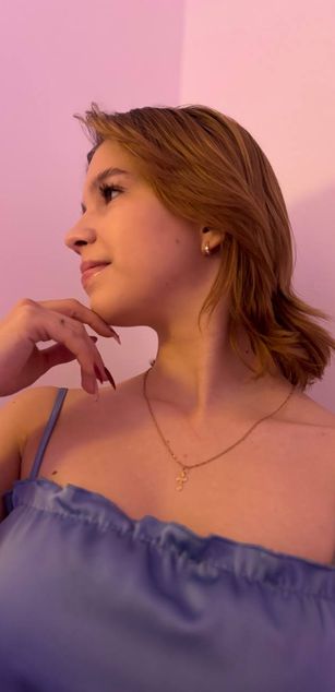 Model - Anna_Elfie heels