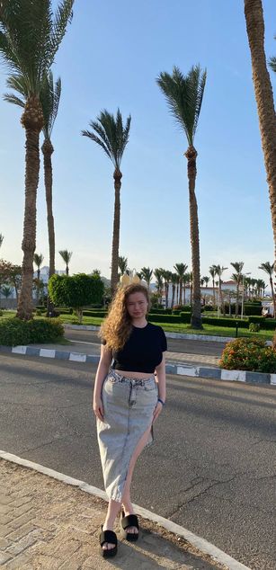 Model - VikiGlem deepthroat