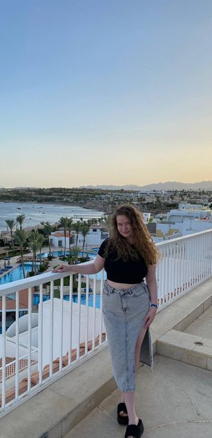 Model - VikiGlem deepthroat