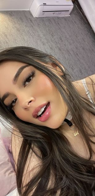 Model - VERONICA ass