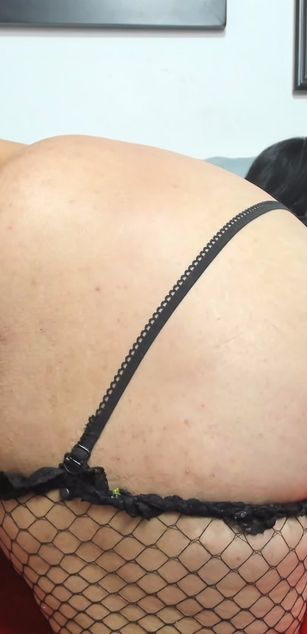 Model - laurabigass milf