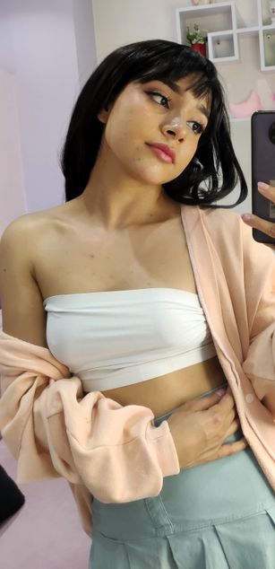 Model - Bella Sky JOI