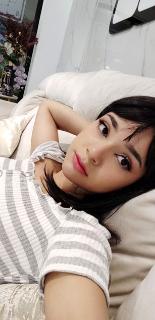 Model - Bella Sky JOI