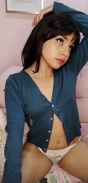 Model - Bella Sky JOI