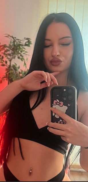 Model - Scarlett Jakobs deepthroat