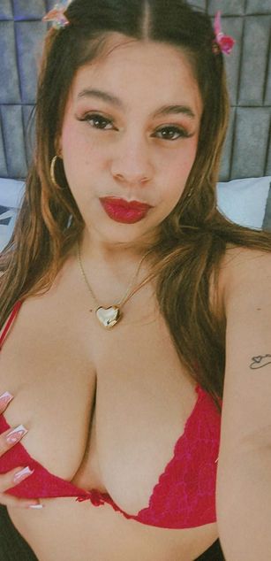 Model - AlexaGreek deepthroat