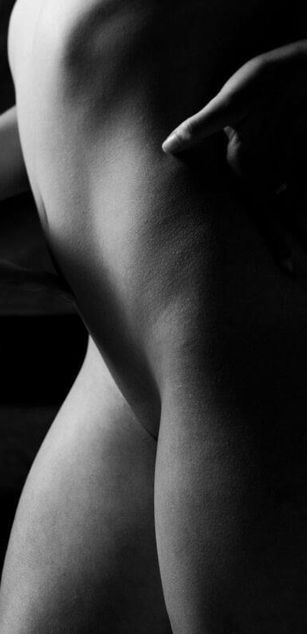 Model - Alynn_Bri feet