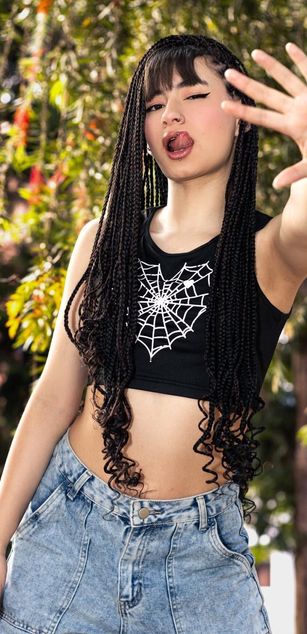 Model - Alynn_Bri feet