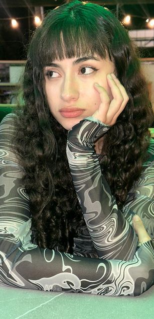 Model - Alynn_Bri feet