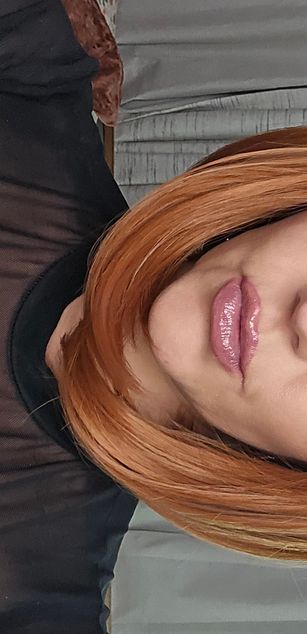 Model - SofiaRyder squirt