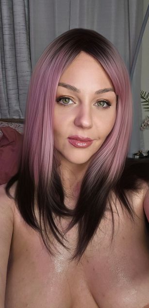 Model - SofiaRyder squirt