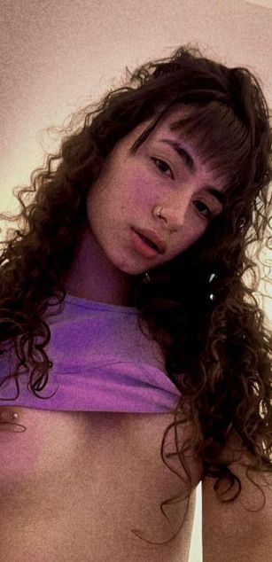 Model - Alynn_Bri feet