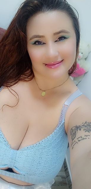 Model - isabelahot1 bigboobs