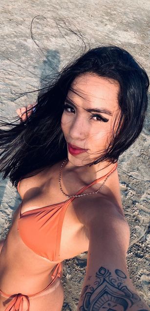 Model - KylieWhite deepthroat