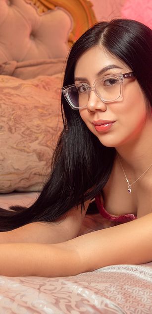 Model - Lina Coopers Taboo