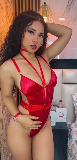 Model - SofiaLaurents fastresponse