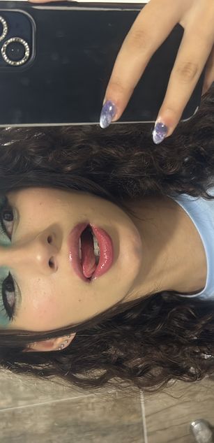 Model - Alynn_Bri feet