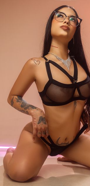 Model - Cata Stones deepthroat