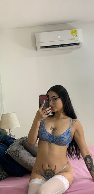 Model - Cata Stones deepthroat