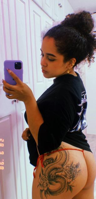 Model - Coral Harmon  deepthroat