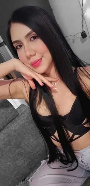 Model - Lina Coopers Taboo