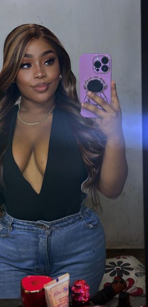 Model - Tianah Glow Ebony