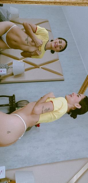 Model - NicoleEsposito deepthroat