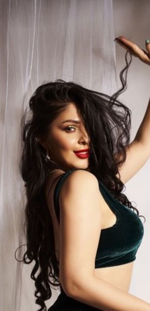 Model - LexyRene sexy