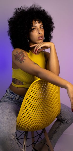 Model - Elizabeth corazon de leon hairy